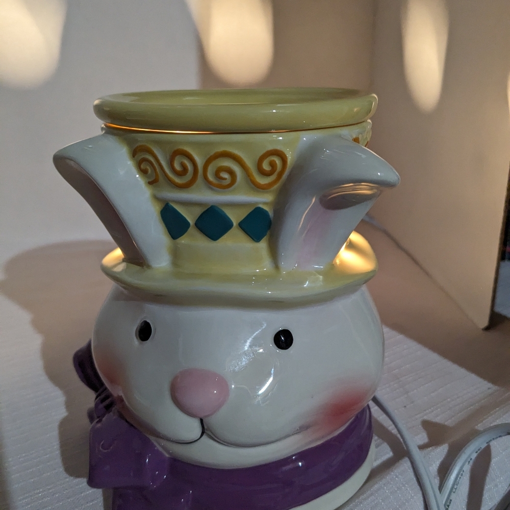Scentsy Easter Bunny Rabbit full size wax warmer retired spring